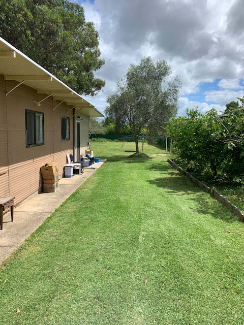 lawn-mowing-gardening-green-valley